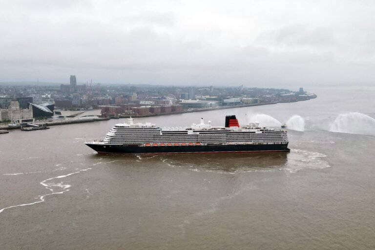 piracy warning luxury cruise passengers